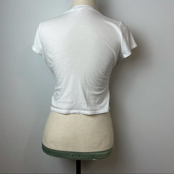 Fashion Nova Royalty logo Solid White Graphic Crop Top Short Sleeve size M - Picture 8 of 10